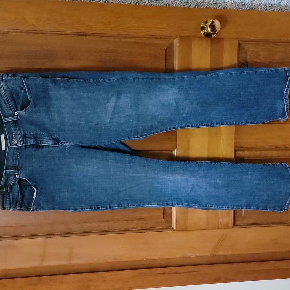 Levi jeans size 16